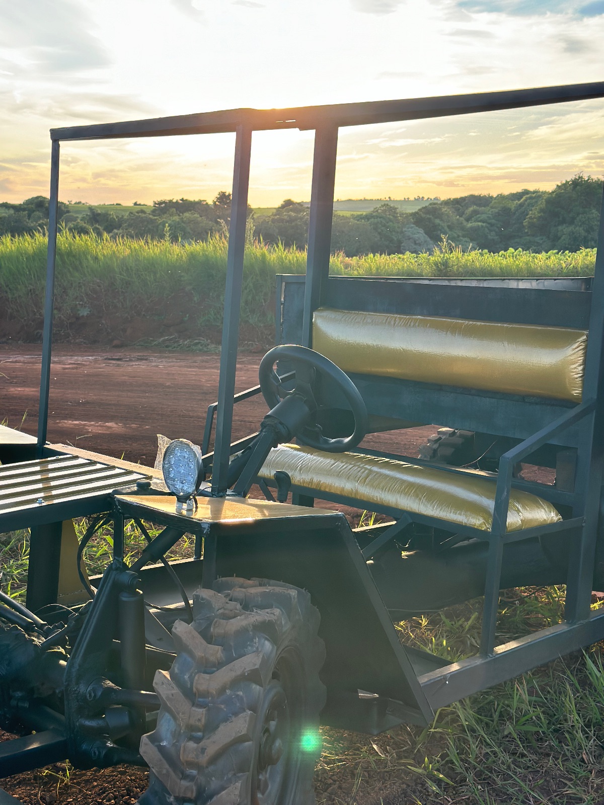 Carreta agrícola de fusca 1600 teto metálico